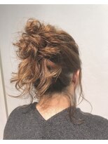 ヴァンクシー バイ ルナ(VANKCY by Luna)&nbsp;【neolive plus　向ヶ丘】後れ毛沢山！ラフお団子アレンジ