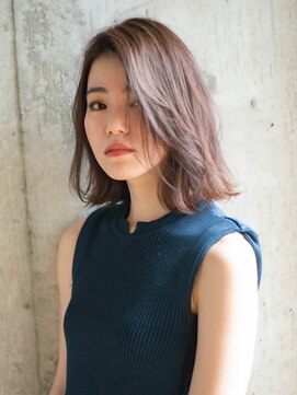 エムクランメイクス 原宿 表参道(m.clan MAKE'S) 大人かわいい センターパート 【ふわミディ 切りっぱなしボブ】