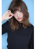 デカ目効果の厚めバングでエレガントに