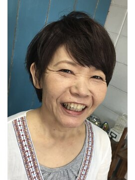 美容室エルカミノ 大人の小顔ショート
