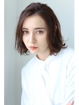 エクリ 麻布十番(equri)&nbsp;作り込み過ぎないくびれで魅せる・大人の余裕を持った美女髪