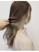 パザパ 交り江店(PA.ZA.PA.)&nbsp;ベースとのコントラストが可愛いインナーカラー/くすみベージュ