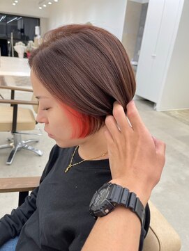 ニュート(Neut ) ショート/レッド/イヤリングカラー