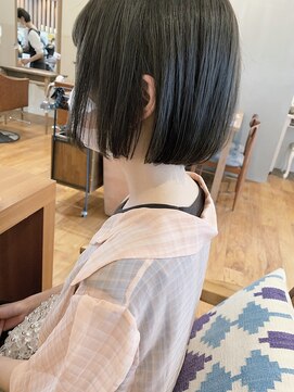 フレームプラス 御堂筋難波店(FRAME +) マットベージュ ミニボブ 平行ボブ