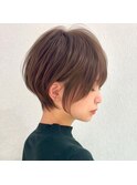 10代20代丸み低め前下がり束感ハイトーンショートボブ