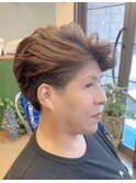 ショートヘアスタイル