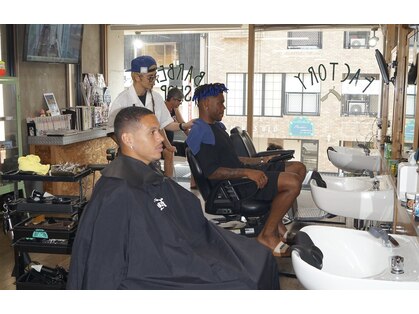 ファクトリーバーバーショップ(FACTORY barber shop)の写真