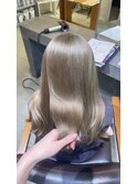 ホワイトベージュ