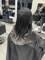 アライブ キチジョウジ(ALIVE Kichijoji) ホワイトグレージュグラデーションカラー