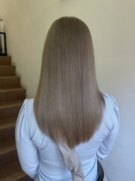 サンク 原宿 表参道(cinq) 保湿ケアブリーチミルクティーベージュミディアムレイヤー