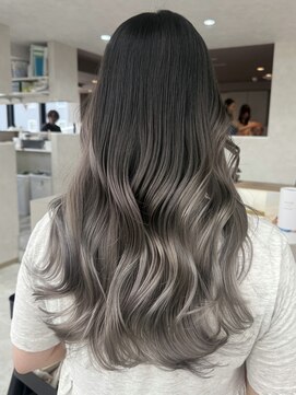 ツキ 横浜店(tuki) ハイライトミルクティーグレージュインナーカラーバレイヤージュ