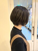 チュラリナータ(CHURA Rinarta)&nbsp;丸みを出した顎ラインのグレージュショートボブ☆