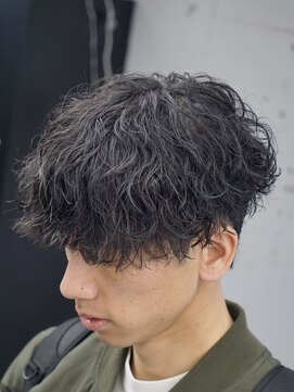 オーバル ジングウマエ(OVARL jingumae) ツイストスパイラル波巻きパーマシャドウパーマ