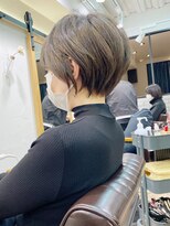 アヴァロン(AVALON) 30代40代50代・大人ショートボブ・白髪ぼかし・小顔カットBISA