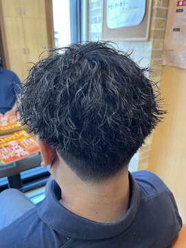 フレンズ 手稲店(friend's) ビジネスショートツイストスパイラルパーマツーブロック刈り上げ