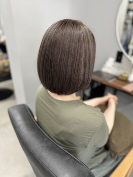 ヘアーリゾート ルアーナ(hair resort LUANA)の写真/大人女性の新しい魅力を引き出すグレイカラーが大人気！髪質を見極めてあなたに合ったカラーを提案します♪