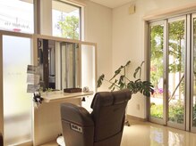 アドゥーヘア ヴィス(A do hair vis)の雰囲気（静かにゆったりと過ごしたい方のための個室もあります。）