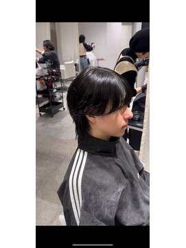 ミリ(milli Produce by ITAKURA) センターパート毛流れパーマ