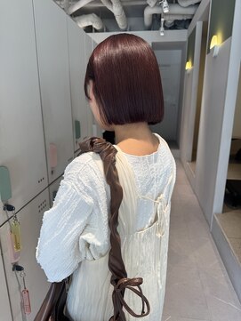 ムーム(Momb) 顎ラインボブとブリーチなしでできるカラー