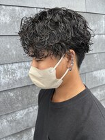 ヒュイル バイ ニアウ(Hwyl by Niau) メンズマッシュパーマ波巻きスパイラルパーマニュアンスパーマ