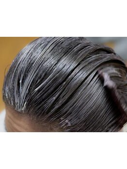 【蔵本駅/専用駐車場有】男性必見！髪のダメージを最小限に抑え、上品な仕上がりに―。