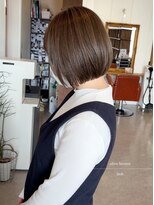 パル バイ ラベスト(Pal by lovest) 深みオリーブブラウン×ツヤボブ◎