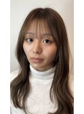 お顔に溶け込むナチュラル眉、平行眉。