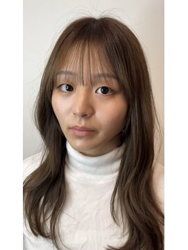 ビスポーク(BESPOKE) お顔に溶け込むナチュラル眉、平行眉。