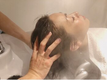 タオ 広尾(TAO)の写真/提案力と技術力を持ったベテランスタイリストが仕上げまで担当★相談しやすい環境で細かいところもケア♪