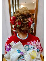 ルーシィヘアークラブ&nbsp;振袖にも似合うアップスタイル