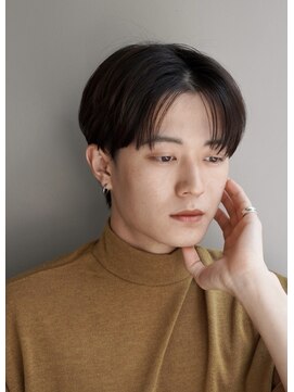 ダブル(W) 10代20代に好評◎　マッシュショート　センターパート