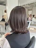 ヨロ 小岩(YOLO) レイヤーカットハイライトショートヘアイルミナカラーオージュア