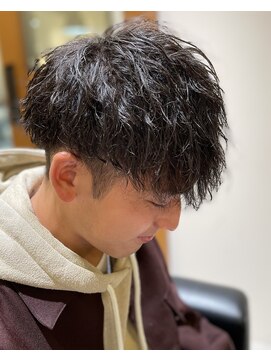 フリーク バーバーショップ 都島店(FREAK BARBER SHOP) 黒髪ツーブロック王道パーマモテマッシュ