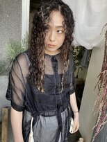 キュエ(qiie)&nbsp;qiie/ブリーチ/パーマ/ハイトーン/ダブルカラー/インナーカラー