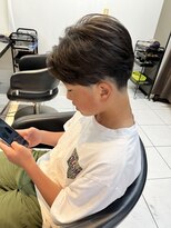 アイズ 海老名(AIZU)&nbsp;センターパート ニュアンスパーマ メンズカット 眉毛