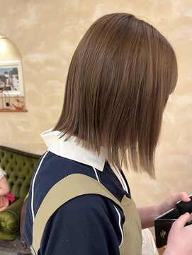 ビュートリアム265(BEAUTRIUM 265) ブリーチなしベージュ 切りっぱなしボブストレートボブ 縮毛矯正