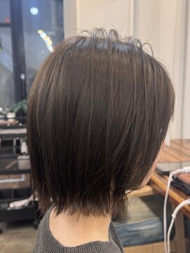 ファルベ(Farbe) ホワイトグレージュ/ミニウルフ/デジタルパーマチェリーブラウン