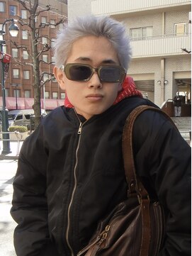 スー 渋谷(suu) メンズショートメンズカットブリーチシルバースパイキーショート