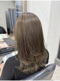 シアーグレージュ　ゆるふわワンカールセミロング