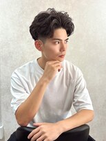 ノエ(Noe)&nbsp;波巻きパーマセンターパートウルフカットメンズパーママッシュ