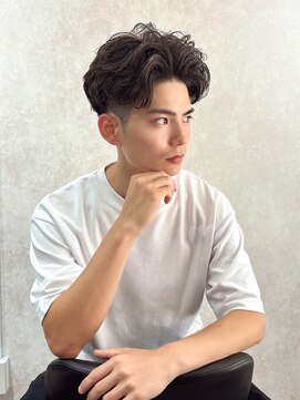 ノエ(Noe) 波巻きパーマセンターパートウルフカットメンズパーママッシュ