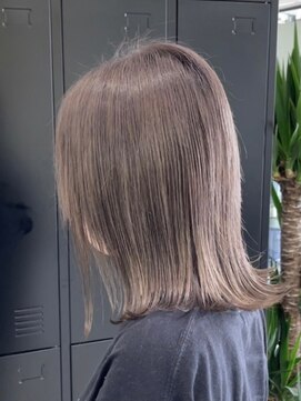 アフューズバイストゥー(Vfuse by StueW) くびれミディアムボブ/アッシュベージュ [倉敷][岡山]