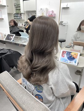 アオ(ao.) 透明感ミルクティーグレージュ