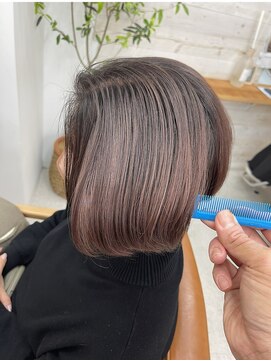 ティエル(TieLu) 白髪ぼかしハイライト×色素改善×外国人風