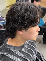 プルーブトウキョウ 渋谷(PROVE TOKYO)&nbsp;波巻きスパイラルパーマ　センターパートウルフ