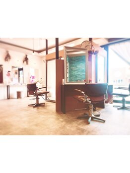 【髪質改善/ヘッドスパ】日々頑張るあなたへ―。上品な空間の《eme》で特別な時間をお過ごしください◇