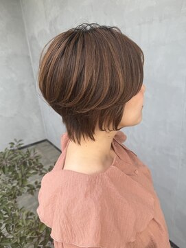 ドロップ ウタヅ(Drop UTAZU) ステップボーンカット×大人ショートボブ