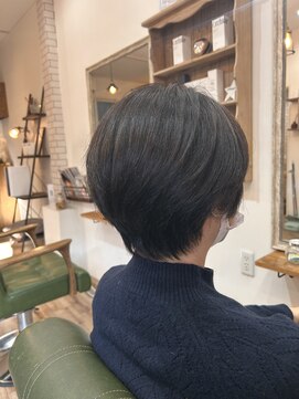 カルム(calmost) 広がる髪を、味方に。くせ毛が自然にまとまる大人ショート