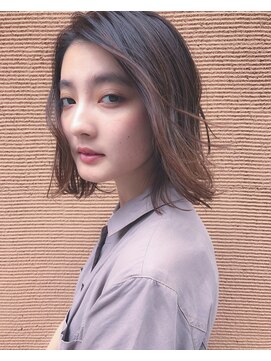 ユノ(juno) 外ハネハイライトボブ