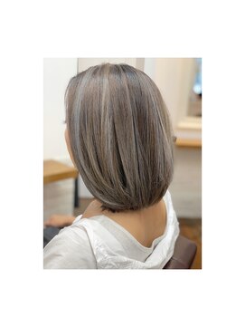 ルーム(Luum) ポイントハイライト x ボブ